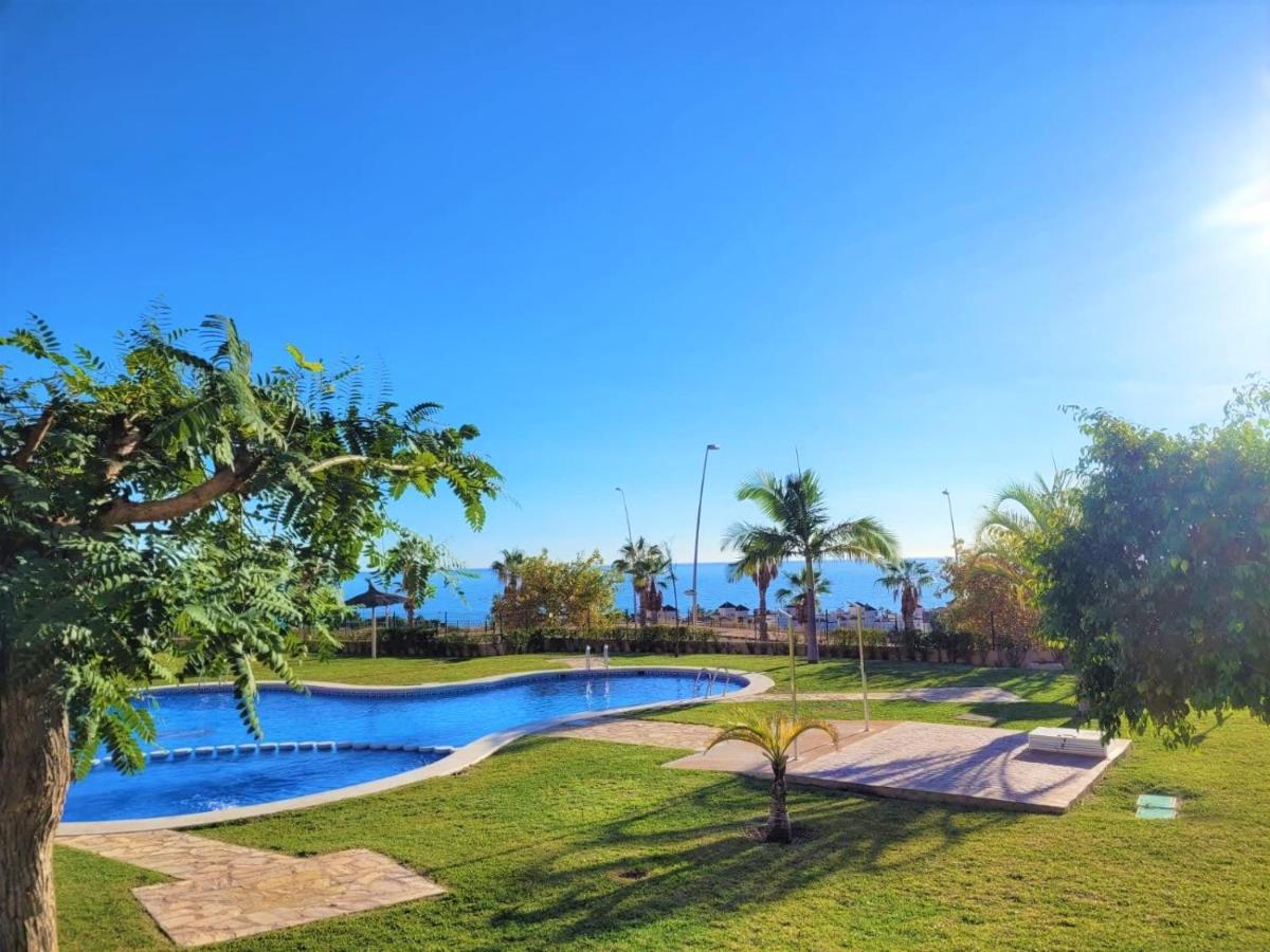 Espacioso Apartamento Con Preciosos Jardines Y Bbq Isla Plana Exteriör bild