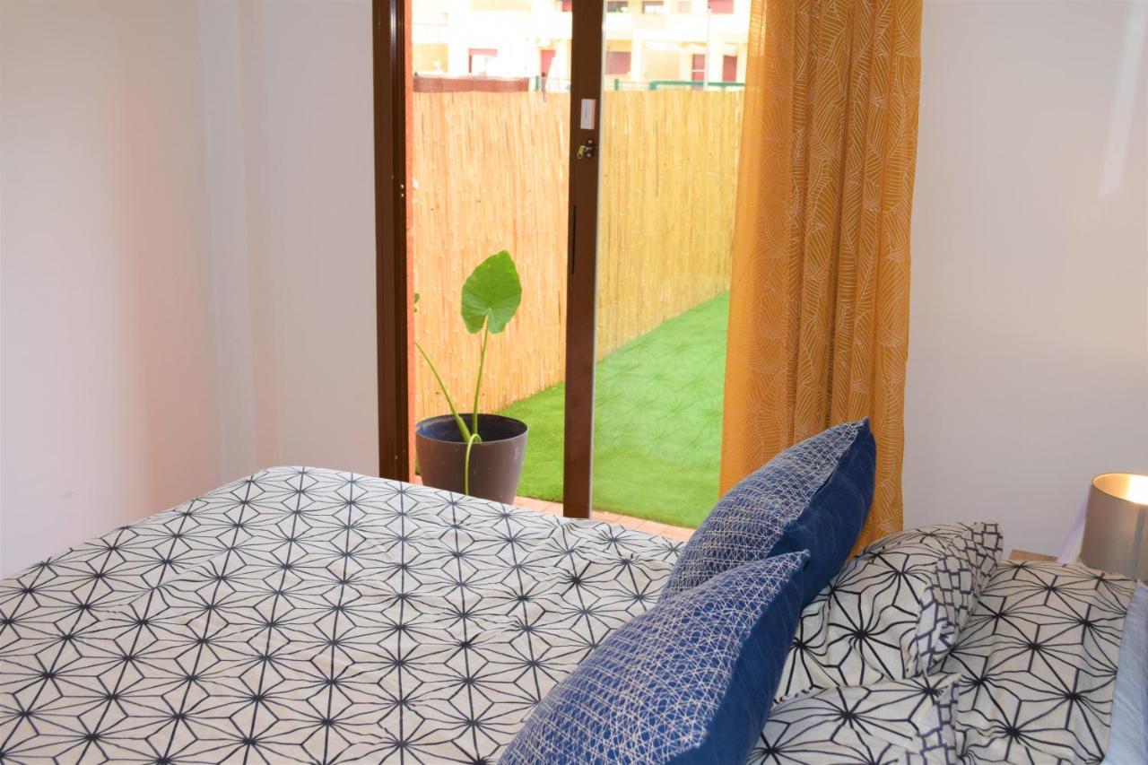 Espacioso Apartamento Con Preciosos Jardines Y Bbq Isla Plana Exteriör bild