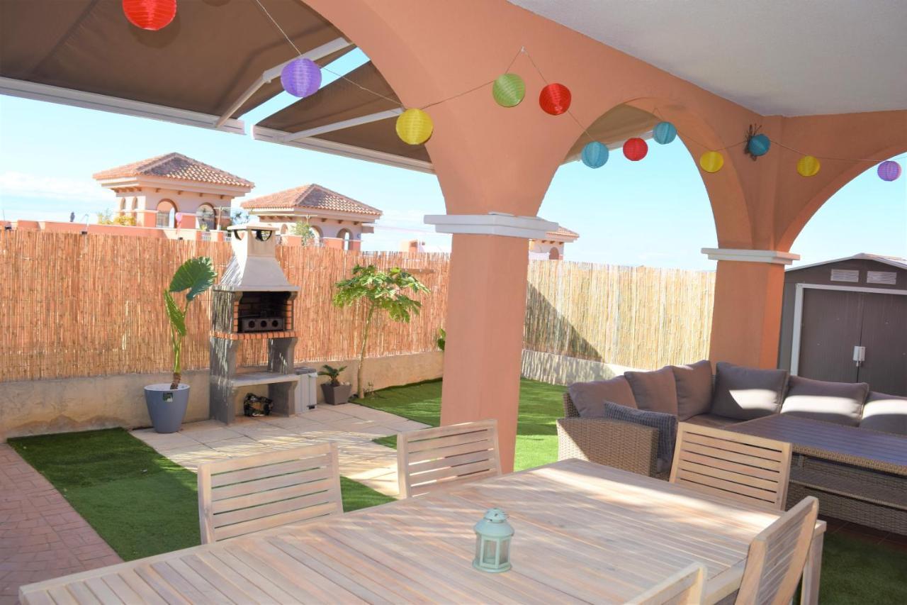 Espacioso Apartamento Con Preciosos Jardines Y Bbq Isla Plana Exteriör bild