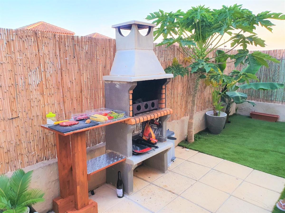 Espacioso Apartamento Con Preciosos Jardines Y Bbq Isla Plana Exteriör bild
